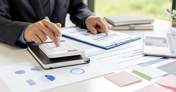 UAE e-invoicing process showing FTA-compliant digital invoice flow