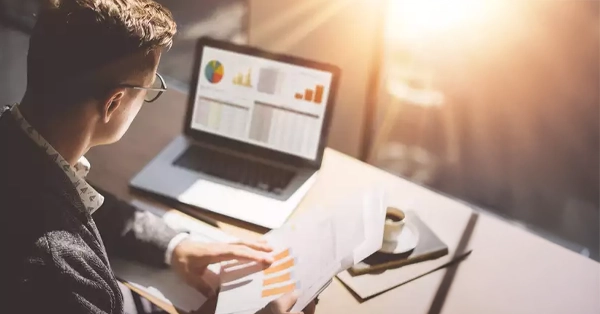 How to Track Expenses for Small Business in UAE